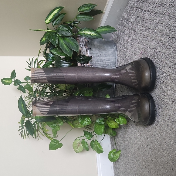 BURBERRY Wellington Rain Boot black and Cream size 39 (9) - Picture 2 of 9
